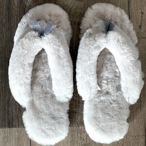 NWOT Sheepskin Silver/ Grey Slipper Size 10